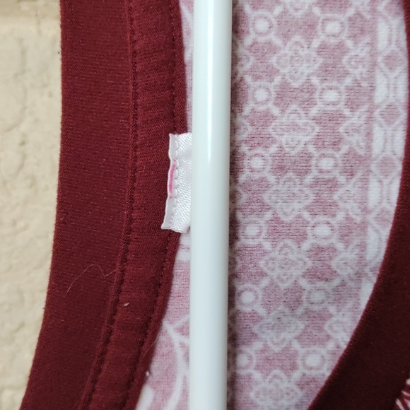 💥5/$15💥 Women elephant top 🌸 - Picture 5 of 5